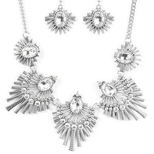Miss You-niverse Necklace & Earrings Set